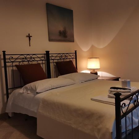 Chez Martha Bed & Breakfast เวโรนา ภายนอก รูปภาพ