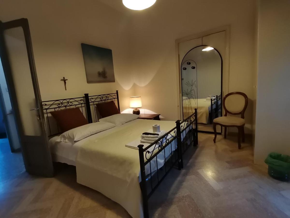 Chez Martha Bed & Breakfast เวโรนา ภายนอก รูปภาพ