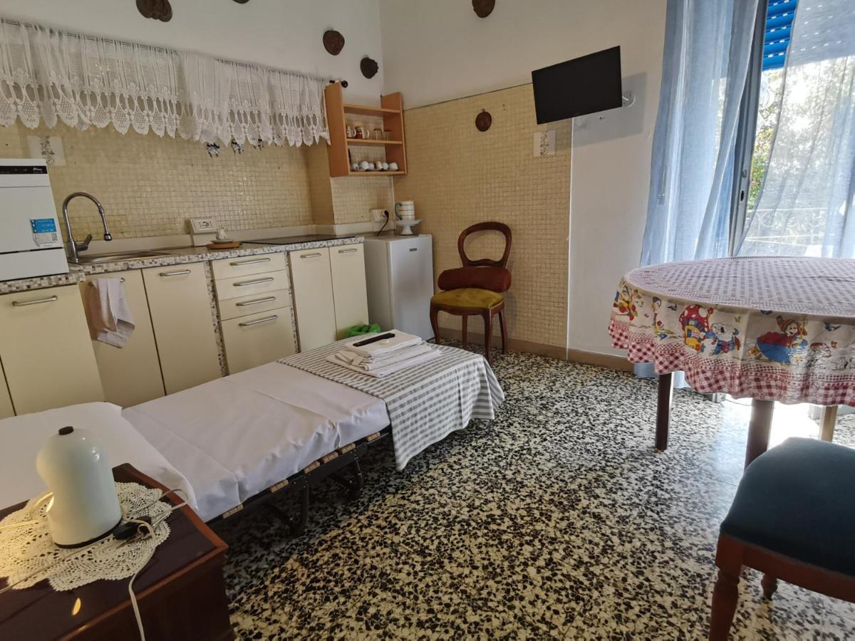 Chez Martha Bed & Breakfast เวโรนา ภายนอก รูปภาพ