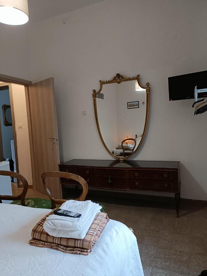 Chez Martha Bed & Breakfast เวโรนา ภายนอก รูปภาพ