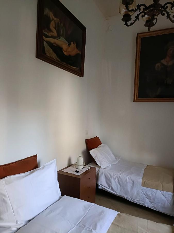 Chez Martha Bed & Breakfast เวโรนา ภายนอก รูปภาพ